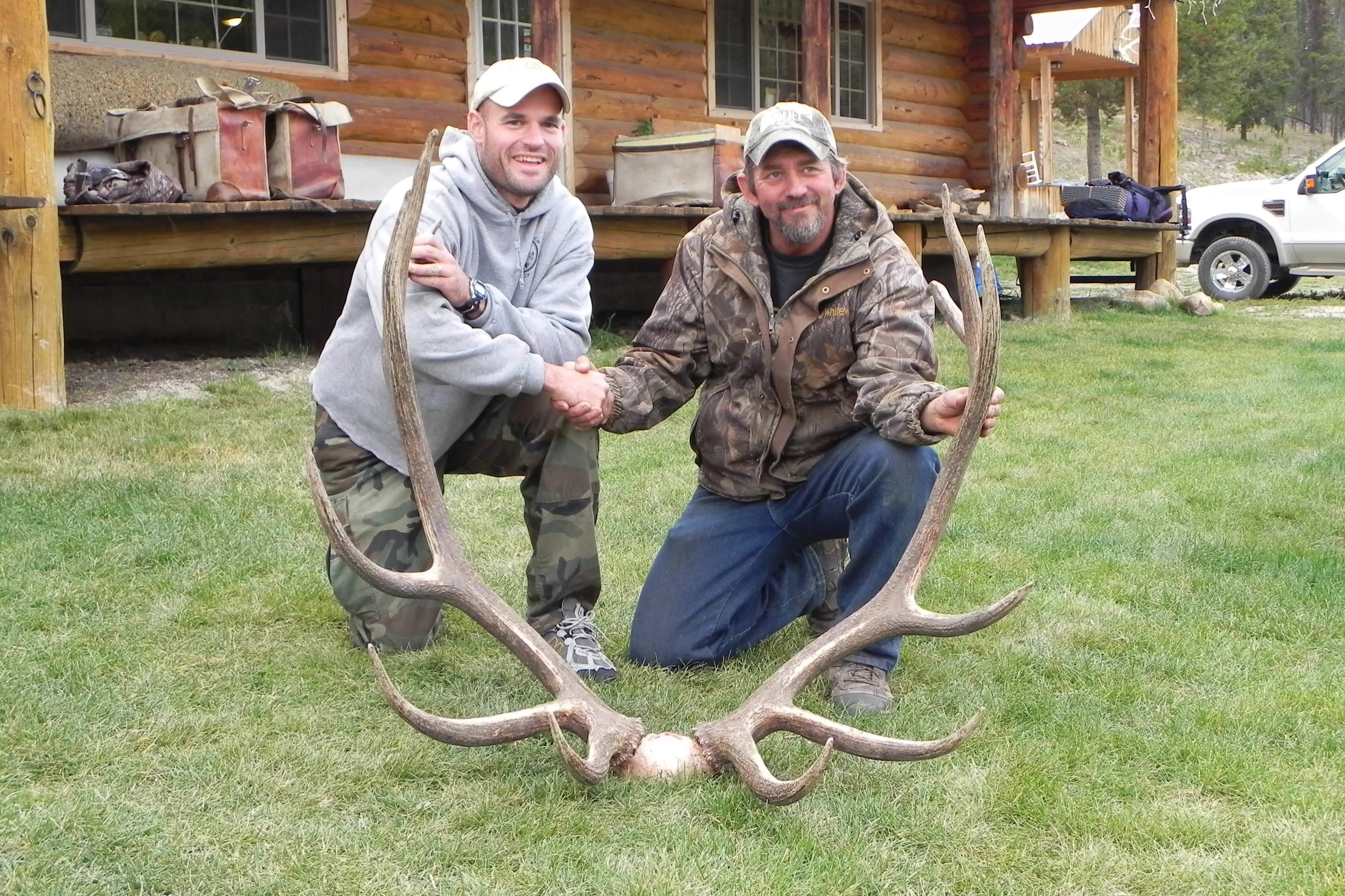 Silver Spur Outfitters - 2:1 Fully Guided Late Season Muley/Whitetail Hunt