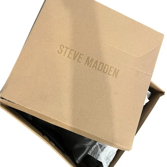 Steve Madden Black Women's Fashion Boots Vegan Leather Size 9