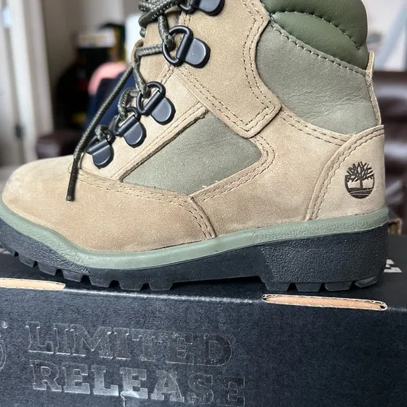 Toddlers timberland size 9 in excellent condition only worn once.