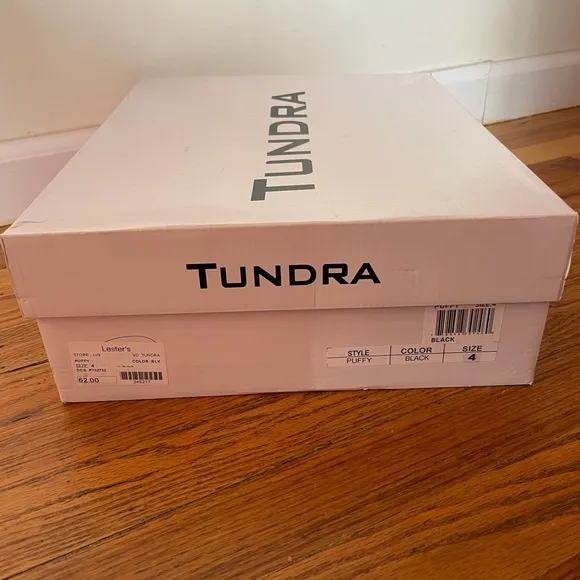 Tundra Black Puffy Boots