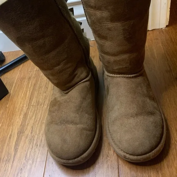 UGG Bailey Bows tall size big girls 3 boots