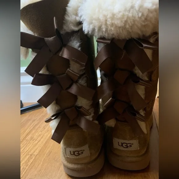 UGG Bailey Bows tall size big girls 3 boots