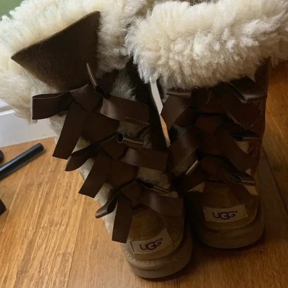 UGG Bailey Bows tall size big girls 3 boots