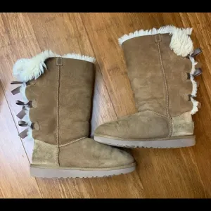 UGG Bailey Bows tall size big girls 3 boots