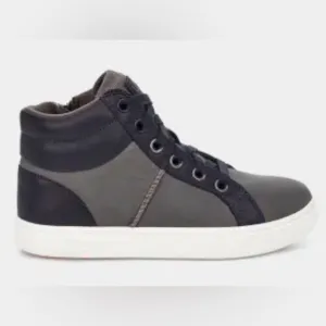 Ugg Boscoe Leather Sneakers - Size 12 - G56-8