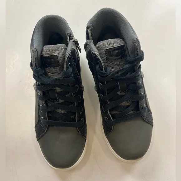 Ugg Boscoe Leather Sneakers - Size 12 - G56-8