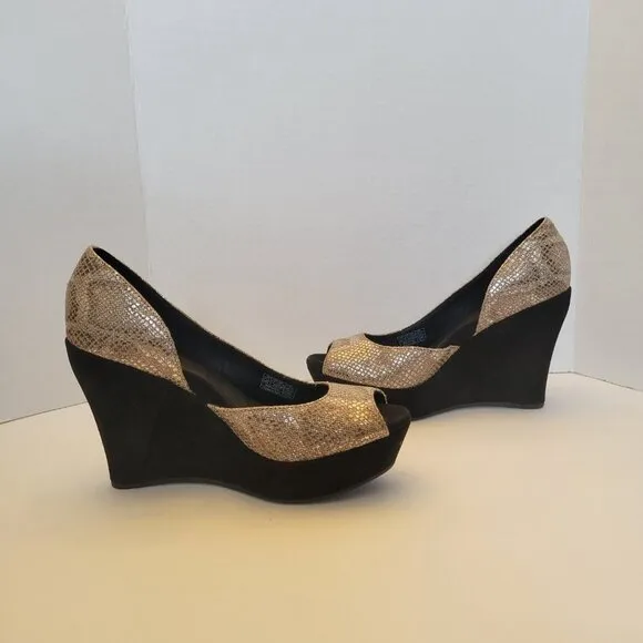 UGG Toura Metallic Peep Toe Snake Print Wedge Platform - Size 9.5