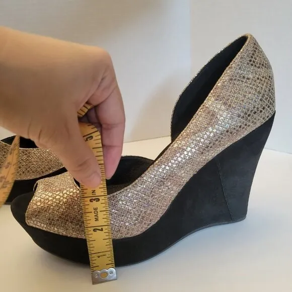 UGG Toura Metallic Peep Toe Snake Print Wedge Platform - Size 9.5