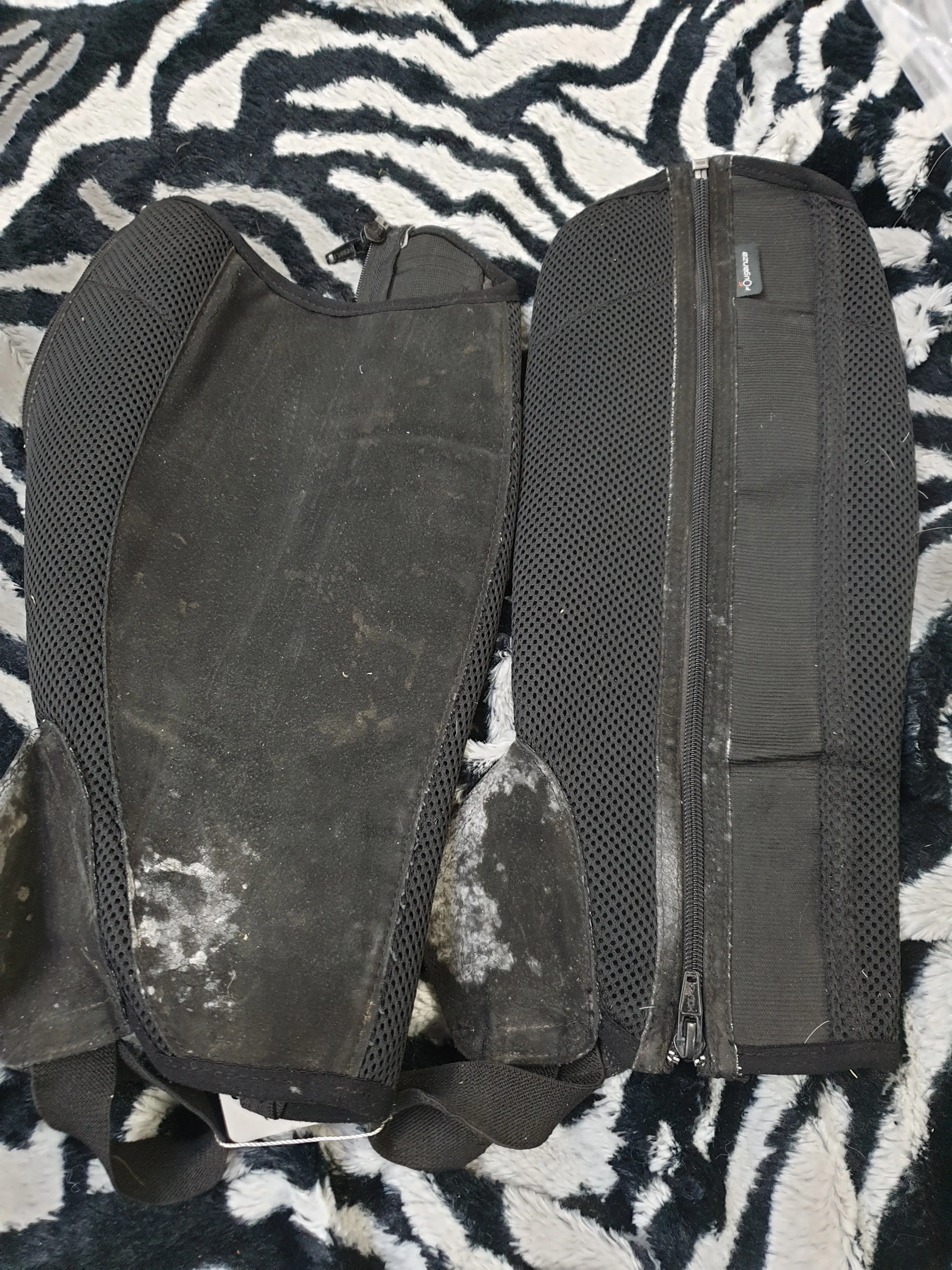 Used black Fouganza breathable medium adults chaps FREE POSTAGE☆