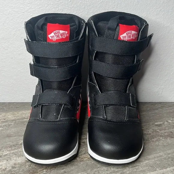Vans Youth Mantra Snowboard Boots Checkered Size 3. Brand New.
