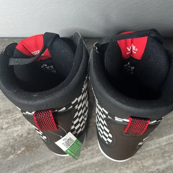 Vans Youth Mantra Snowboard Boots Checkered Size 3. Brand New.